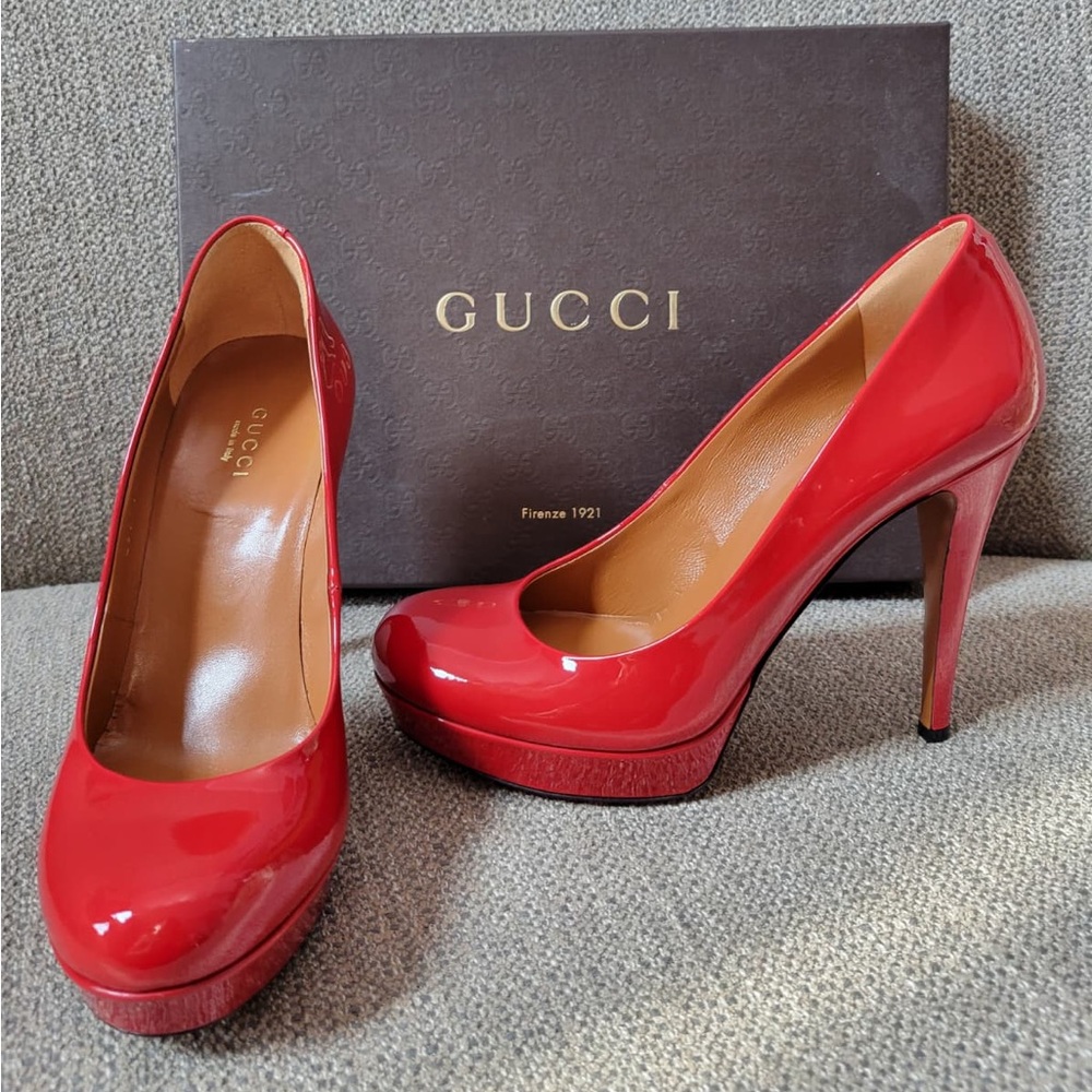 Gucci Patent Pumps 37